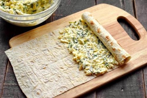 Трубочки из лаваша с сыром и яйцом. 05 Трубочки из лаваша с сыром и яйцом. 05