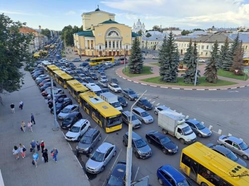 Ярославцы не приняли извинений мэра за пятничный коллапс. Ярославцы не приняли извинений мэра за пятничный коллапс.