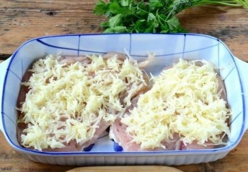 Запеченная куриная грудка в шубке под сыром. 02 Запеченная куриная грудка в шубке под сыром. 02