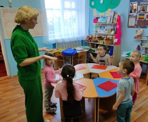 Дети с малых лет должны знать, что такое здоровье, как о нём заботиться и его укреплять. 01