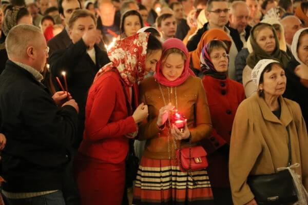 Пасхальная служба: Ночь святых огней Пасхальная служба: Ночь святых огней