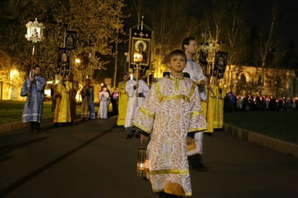 Пасхальная служба: Ночь святых огней Пасхальная служба: Ночь святых огней