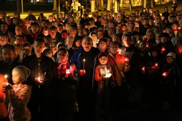 Пасхальная служба: Ночь святых огней Пасхальная служба: Ночь святых огней