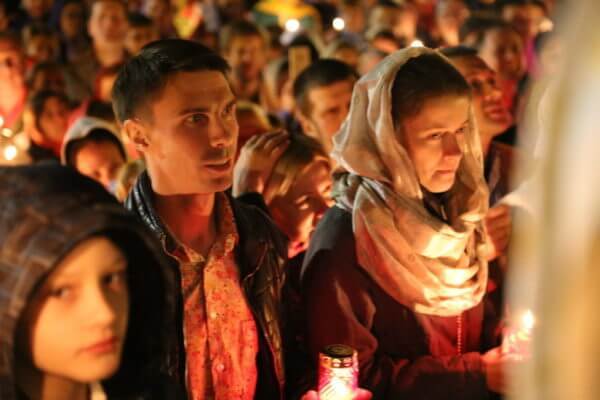 Пасхальная служба: Ночь святых огней Пасхальная служба: Ночь святых огней