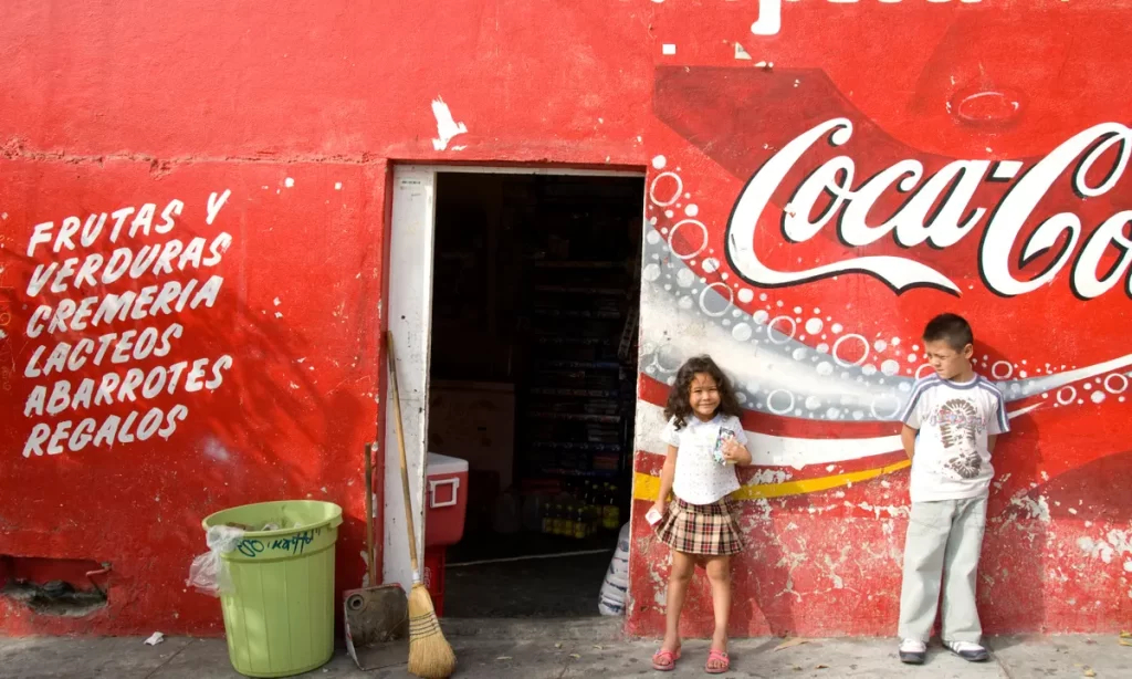 Зависимость с пеленок: как Coca-Cola влияет на здоровье детей в Чьяпасе