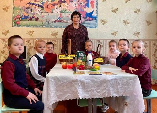 Во втором классе прошёл классный час на тему Здоровое Питание. Во втором классе прошёл классный час на тему Здоровое Питание.