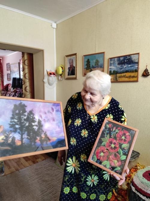 В прошлую субботу Ирина Александровна, Наталия Витальевна и Лариса Геннадьевна отправились в гости к Костиковой Нине Егоровне. 02