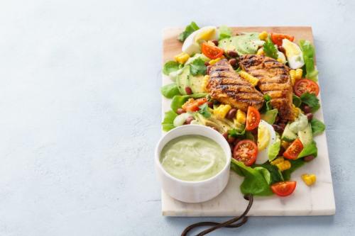 Как можно сделать блюда из курицы более низкокалорийными. Запеченная куриная грудка с грибами