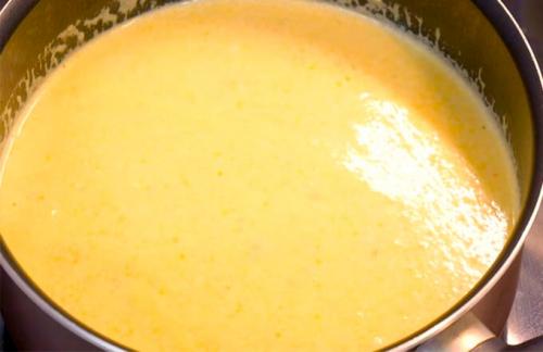 Можно ли использовать консервированную курицу для приготовления диетического суп-пюре с курицей. Нежный куриный суп-пюре со сливками, кабачком и яйцом