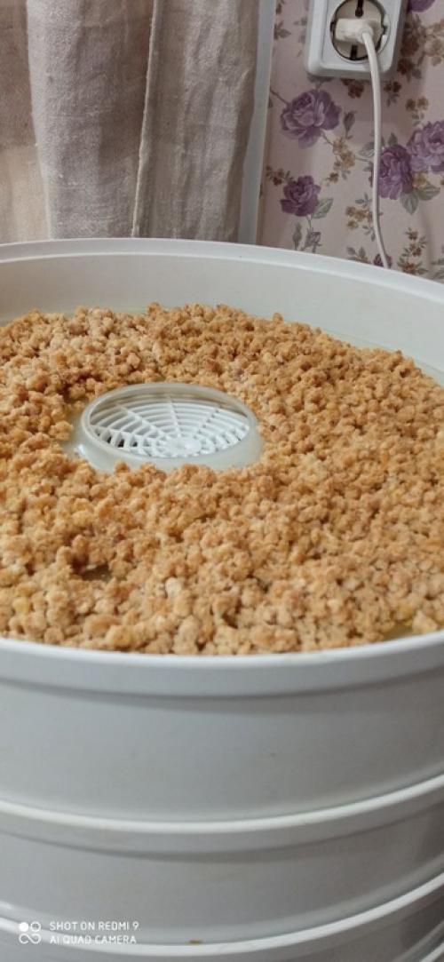 Каждый день наши феюшки из цеха вкус победы трудятся, чтобы у парней на фронте была вкусная, сытная, ароматная, полезная домашняя еда. 02
