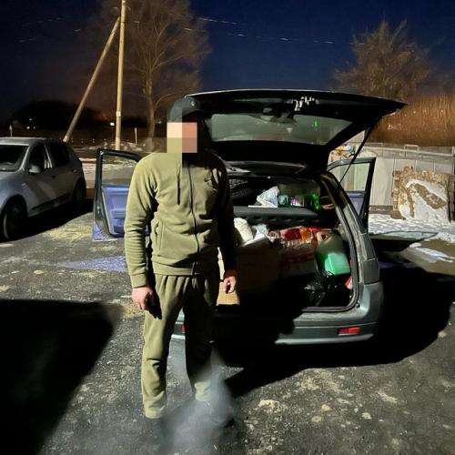 В ладовской балке в течение этой недели партиями осуществлялась отправка гуманитарной помощи землякам в зону сво. 01