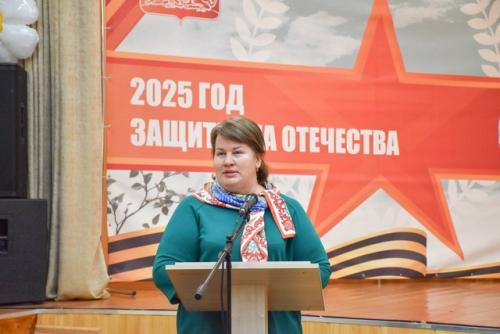 В городской школе номер 4 состоялось общешкольное собрание с родителями учеников начальных классов. 04