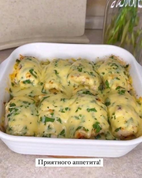 Сочный картофель с куриными рулетиками в духовке. 08 Сочный картофель с куриными рулетиками в духовке. 08